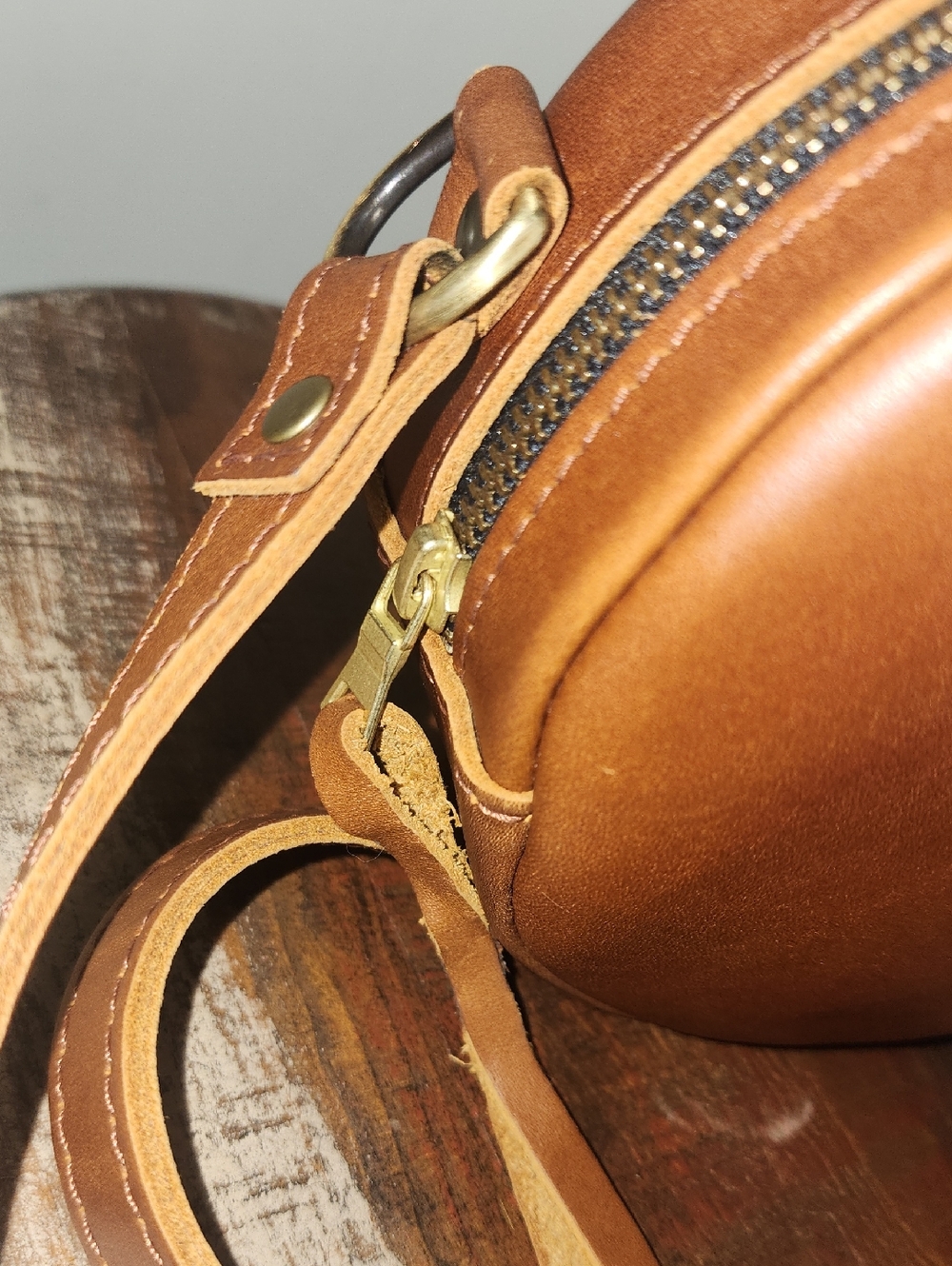 Portland Leather Goods Brown Cognac Small Round Circle Crossbody Bag - Picture 4 of 16